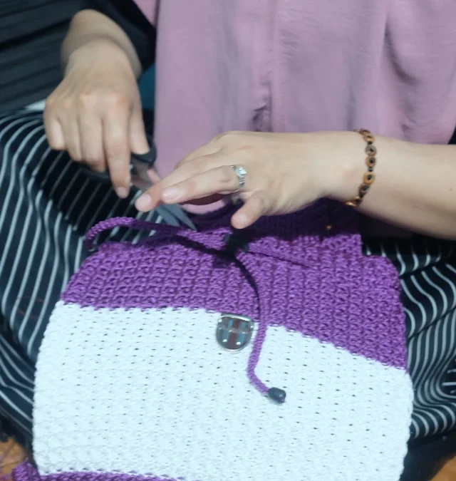 Penjualan Tas Rajut ke Malang